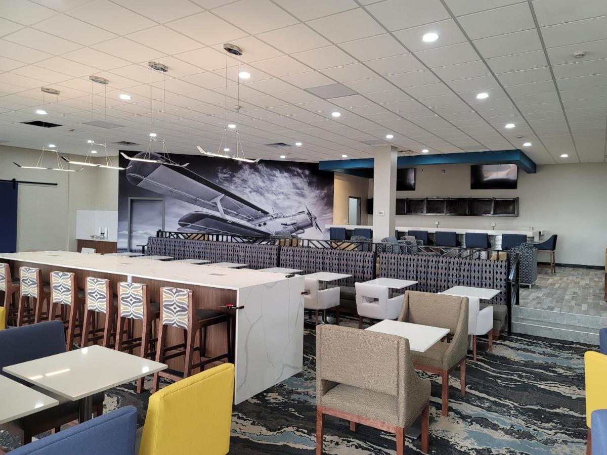 Wingate By Wyndham Wichita Airport Hotel Kültér fotó