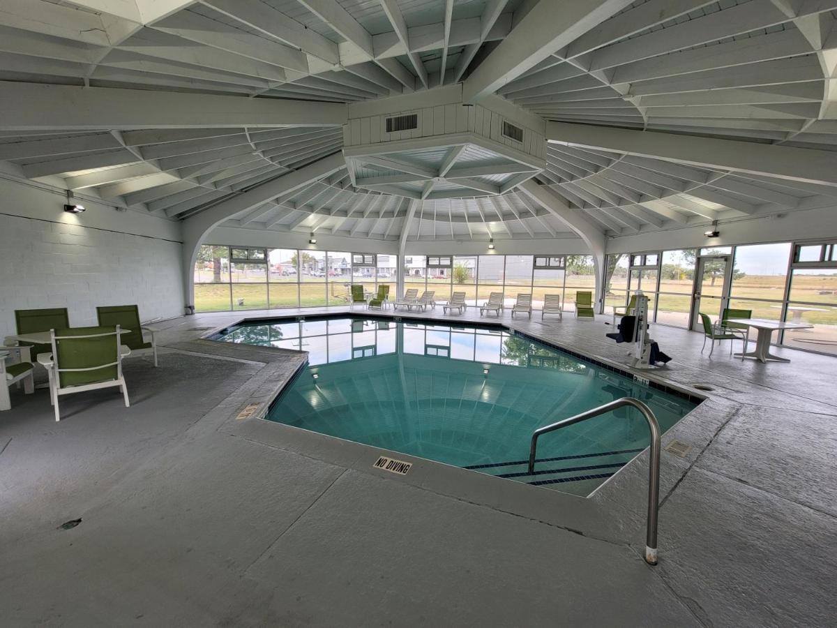Wingate By Wyndham Wichita Airport Hotel Kültér fotó
