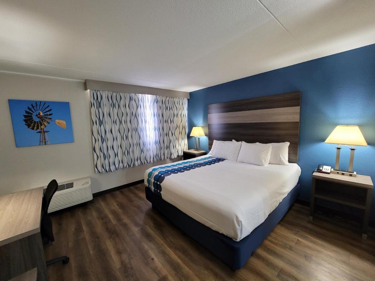 Wingate By Wyndham Wichita Airport Hotel Kültér fotó
