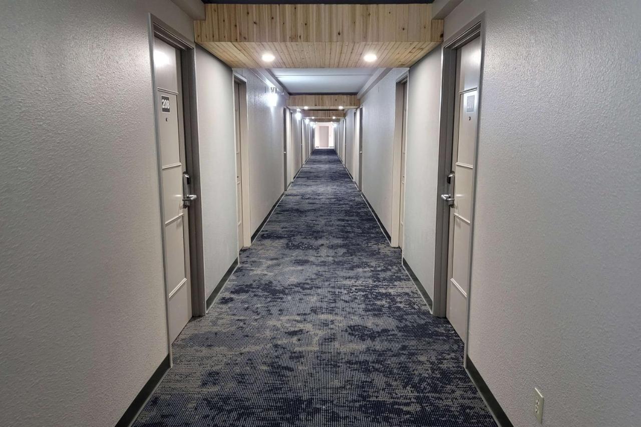Wingate By Wyndham Wichita Airport Hotel Kültér fotó