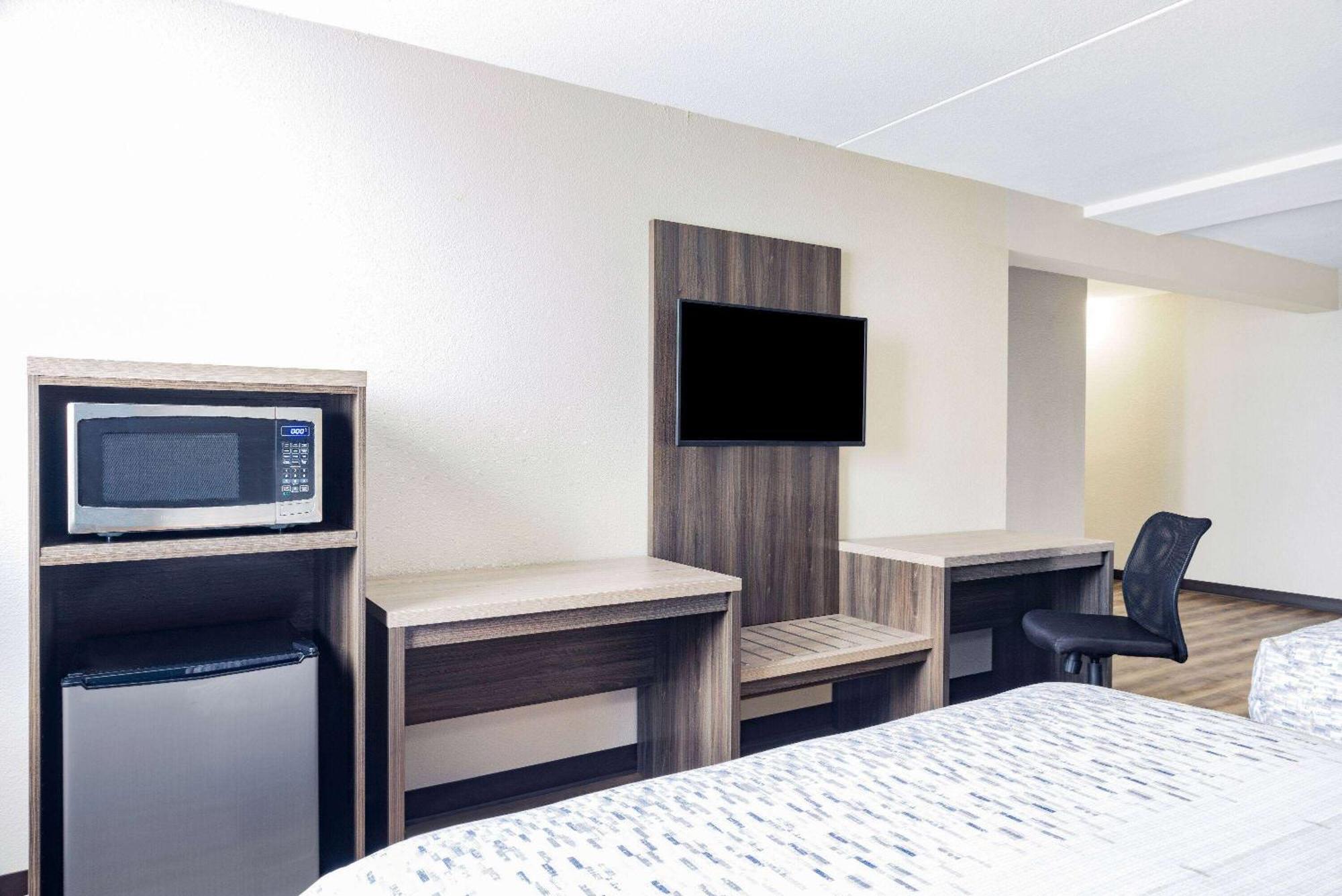 Wingate By Wyndham Wichita Airport Hotel Kültér fotó