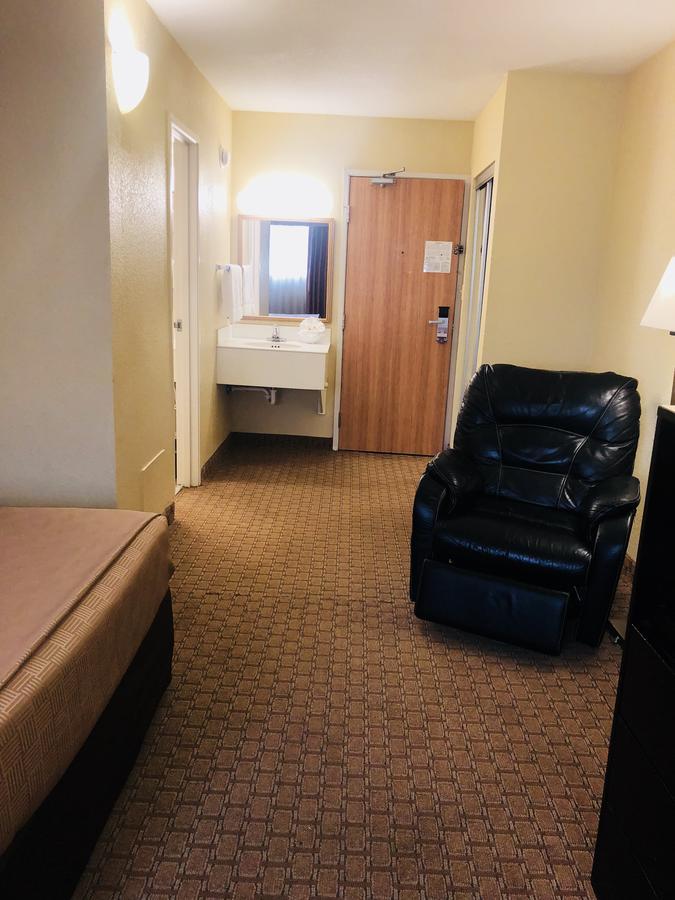 Wingate By Wyndham Wichita Airport Hotel Kültér fotó