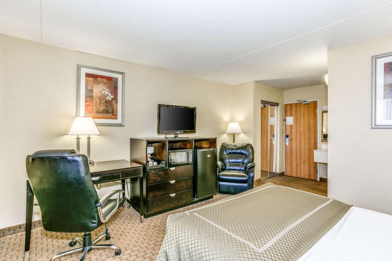 Wingate By Wyndham Wichita Airport Hotel Kültér fotó