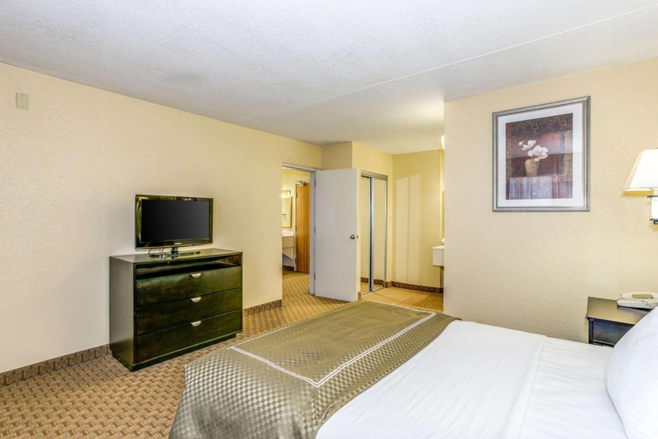 Wingate By Wyndham Wichita Airport Hotel Kültér fotó