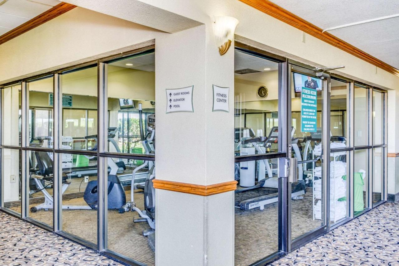 Wingate By Wyndham Wichita Airport Hotel Kültér fotó